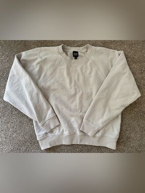 GAP Crewneck Sweatshirt in Light Cream